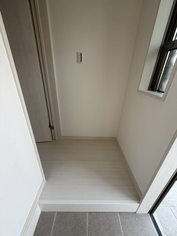 ラフール湘南 玄関