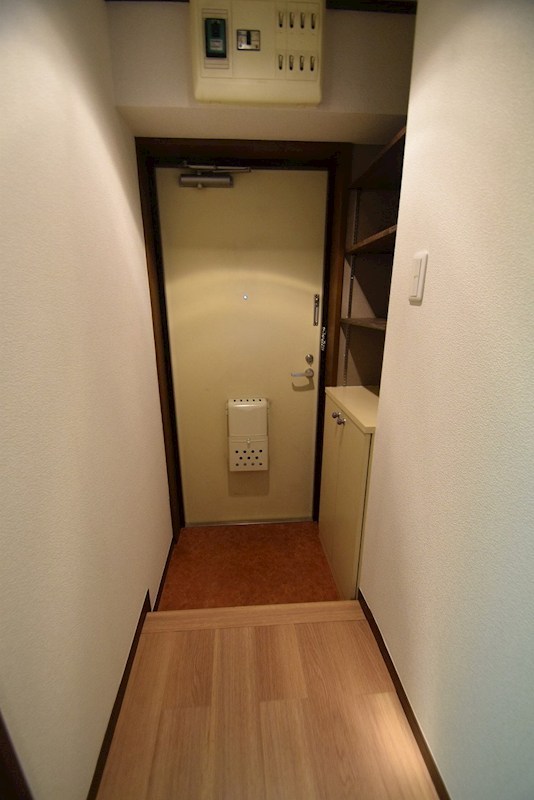 グランフォルム愛甲石田 玄関