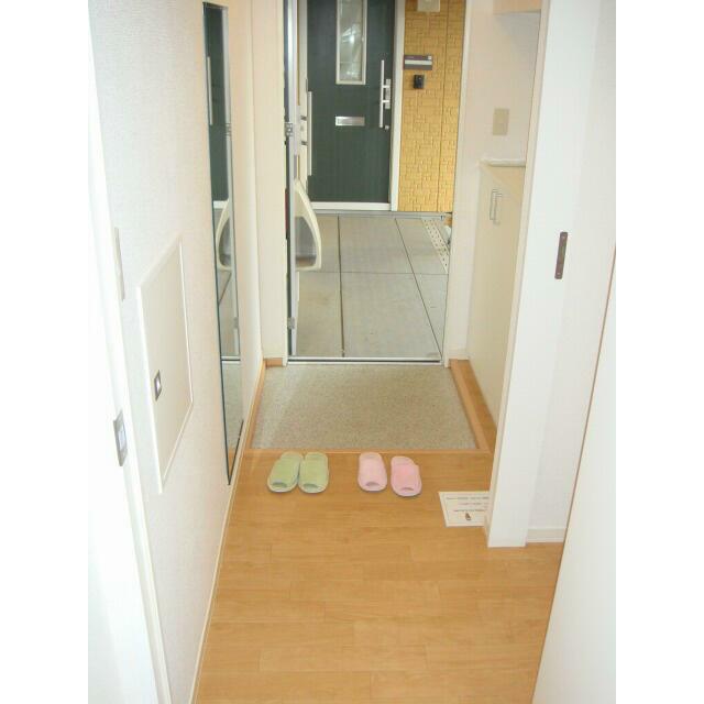 キャメルパティオ 玄関