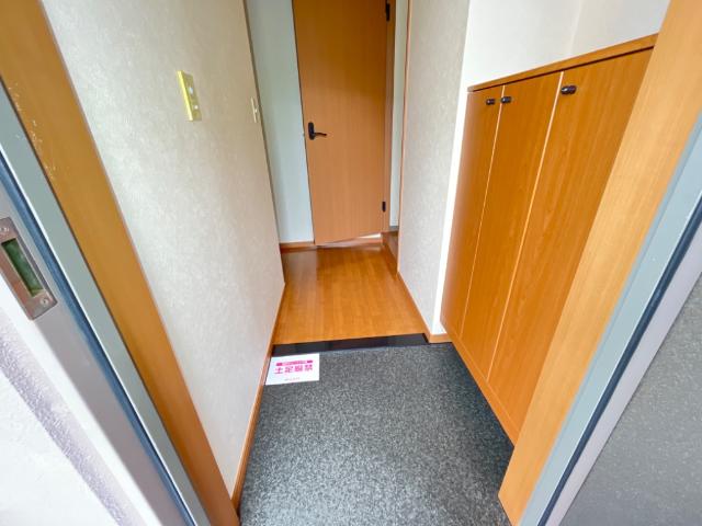 アールヴヘイム 玄関