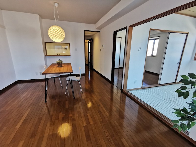 アトラクトマンショントムロ リビング