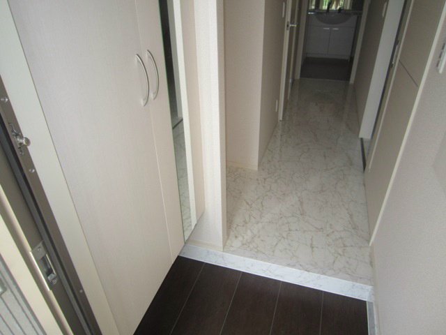 エストコリーヌ 玄関