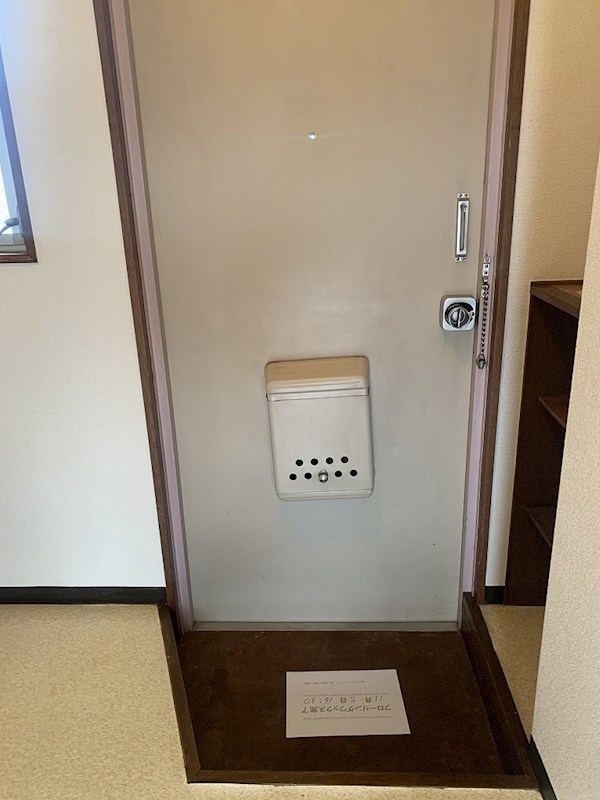 ヴィラパピヨン 玄関