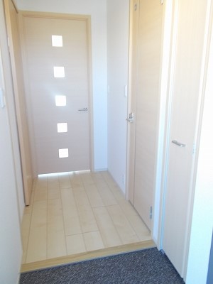 ヴィシュランティ 玄関