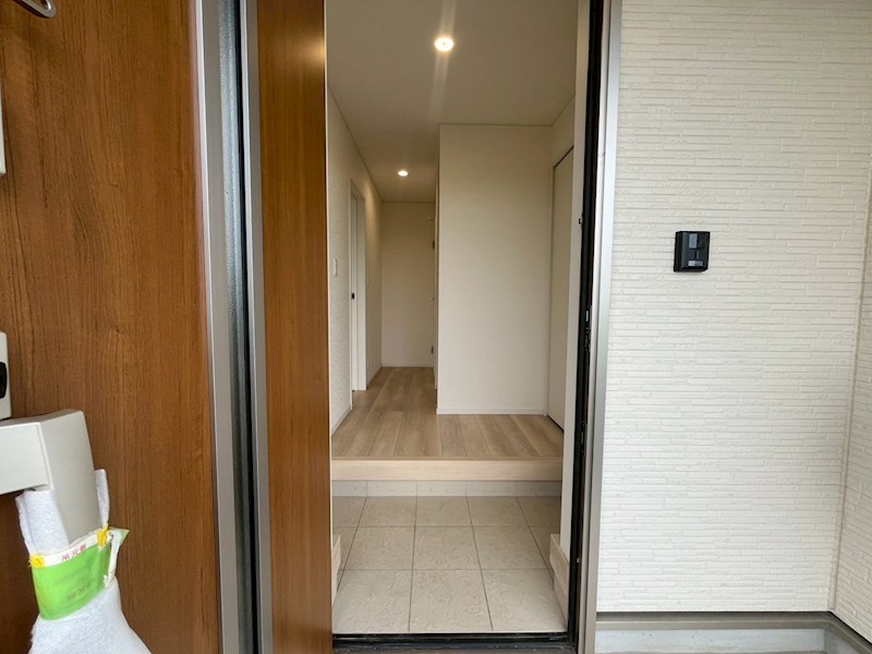 クレイドルガーデン伊勢原市下糟屋　第９　１号棟 玄関