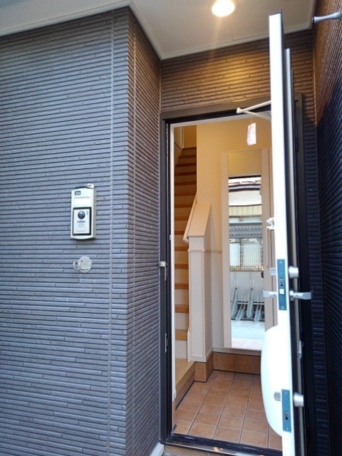 アルコバレーニⅢ 玄関