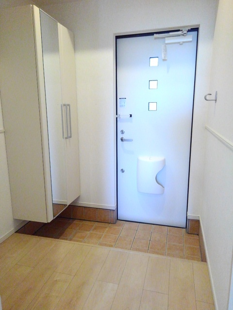 アルコバレーニⅢ 玄関