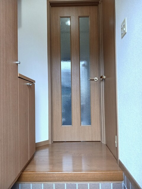 フォルム弐番館 玄関