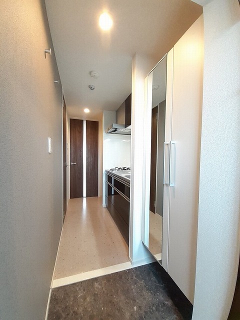 ポライトリー 玄関