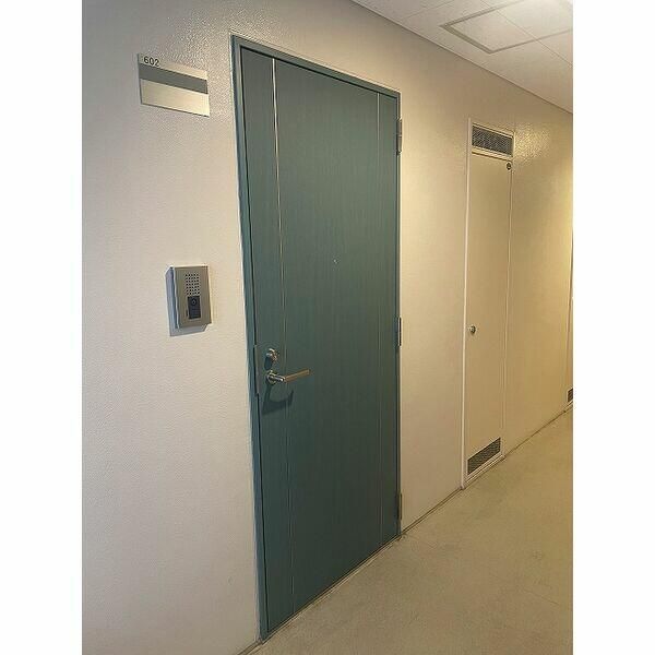 エルム湘南 玄関