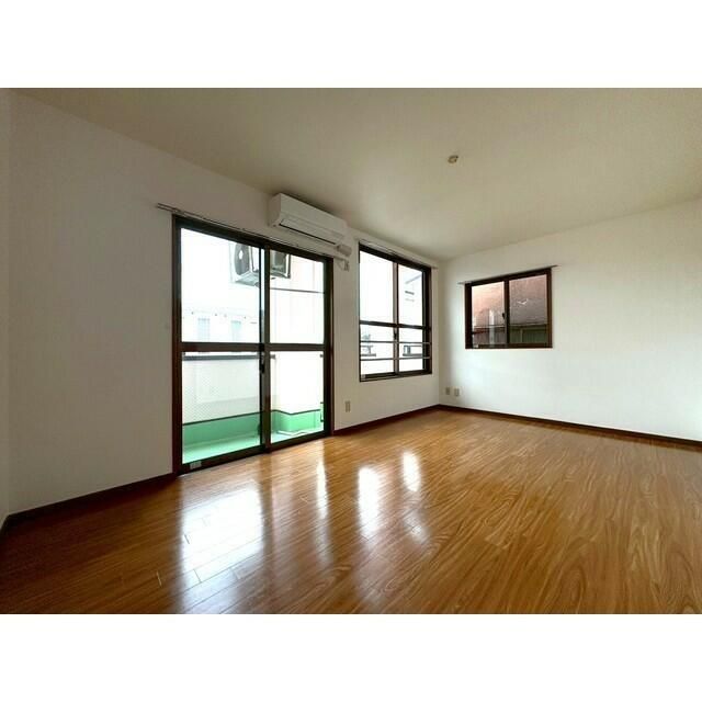 サクセス湘南八重咲ビル リビング