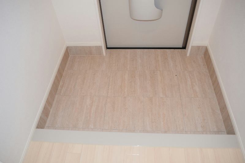 セレーノ・東栖 玄関