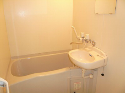 メゾン・プチルーナ 風呂画像