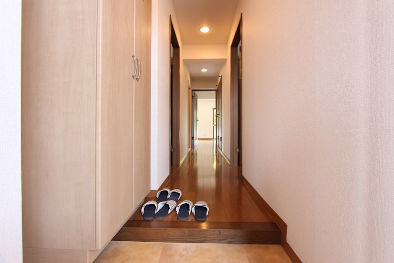 マノワール弐番館  玄関