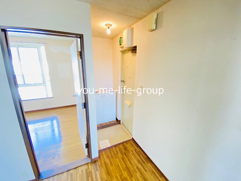 ホワイトテラス 玄関