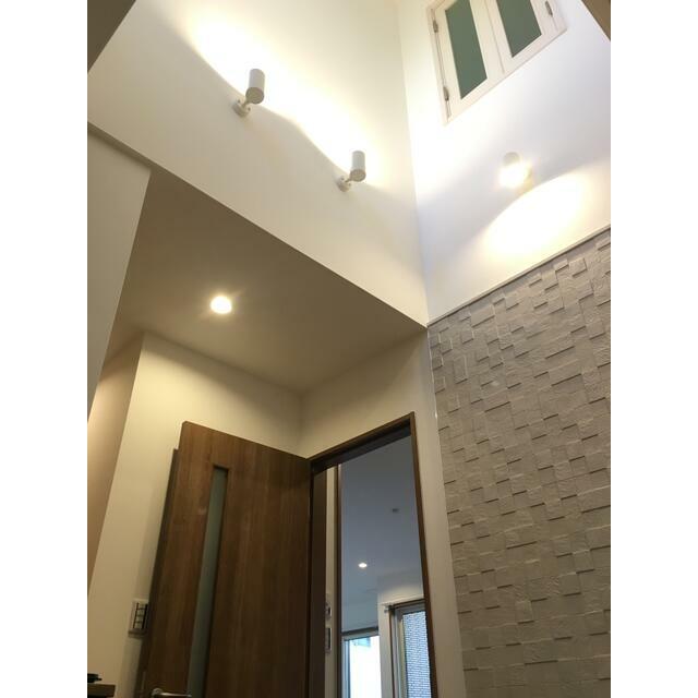 貸家２階建て　　鶴巻温泉駅４８０ｍ　駐車場３台付 玄関