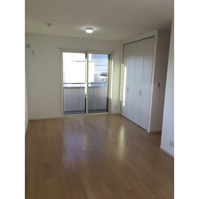 貸家２階建て　　鶴巻温泉駅４８０ｍ　駐車場３台付 ベッドルーム