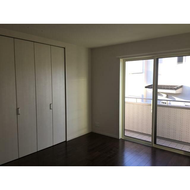 貸家２階建て　　鶴巻温泉駅４８０ｍ　駐車場３台付 ベランダ