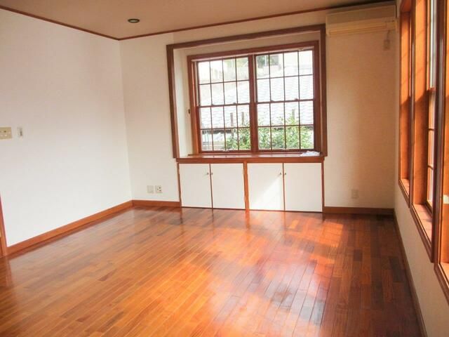 玉縄２丁目貸家 リビング