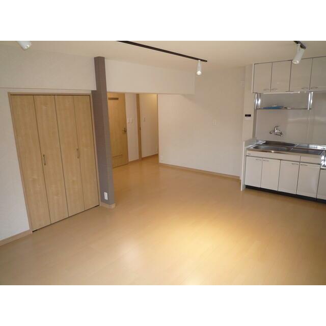 東海ビル リビング