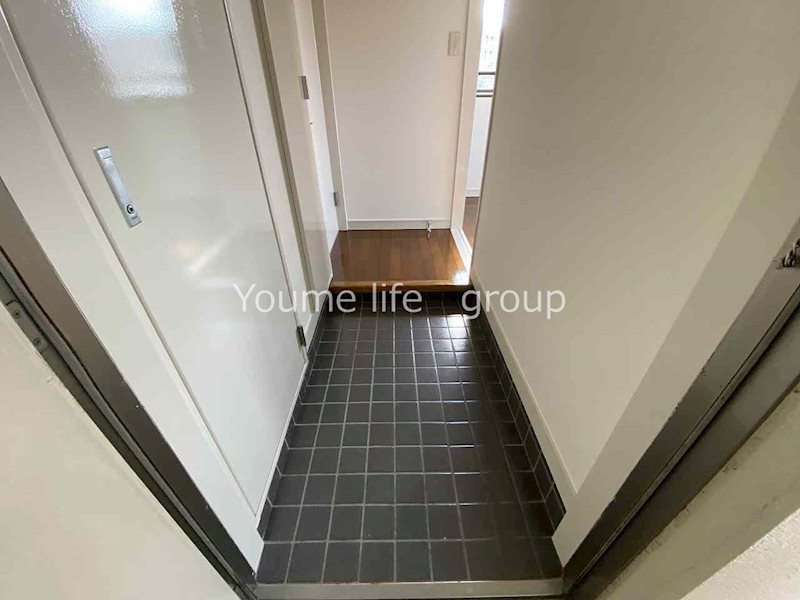 ビューハイツ菫平 玄関