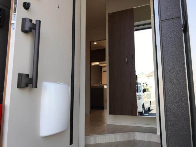 アーブル・ヴィラージュ湘南 玄関