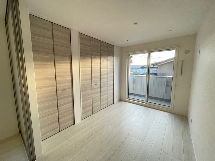 D Paina Takakura ベッドルーム