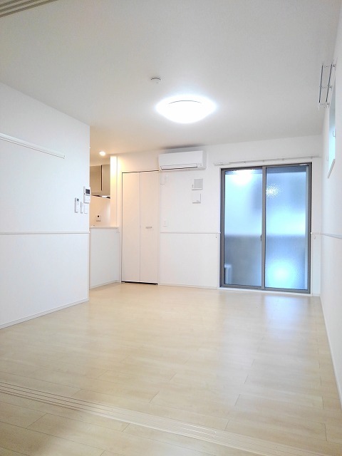 アゼリアヒルズ湘南台Ｂ リビング