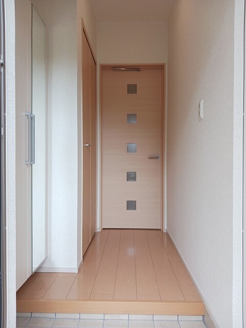 ミニョンハウス 玄関