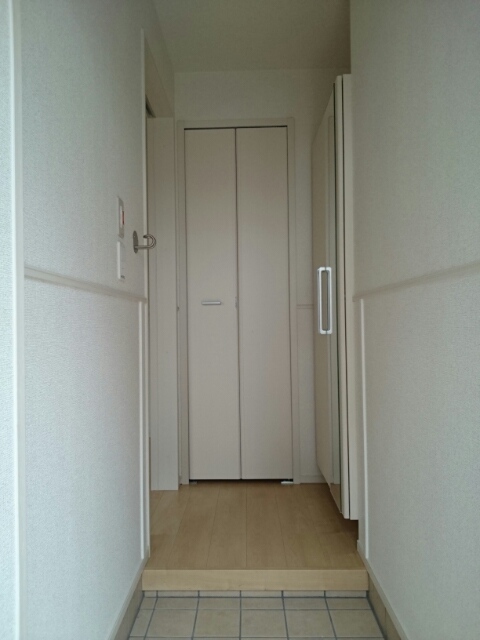 サンフォレスタ鎌倉１ 玄関