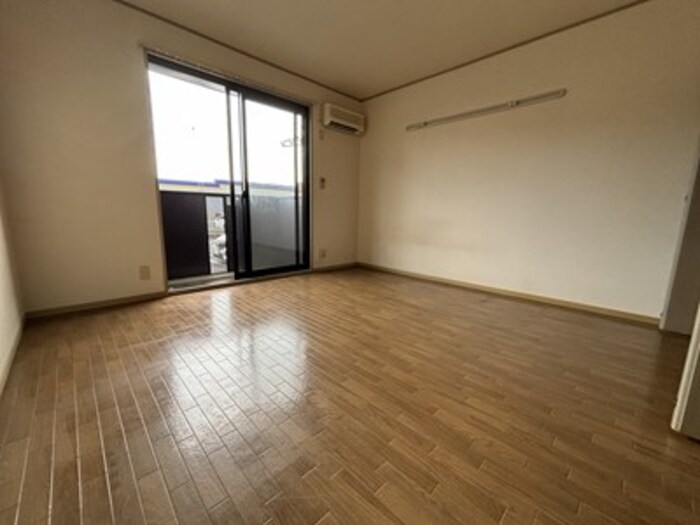 ドルフ　K リビング