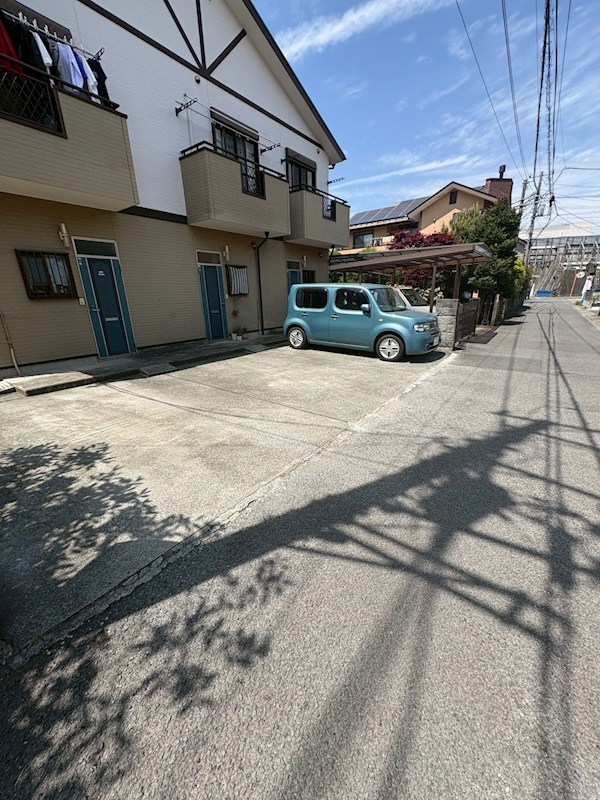 岩本テラスハウス 駐車場