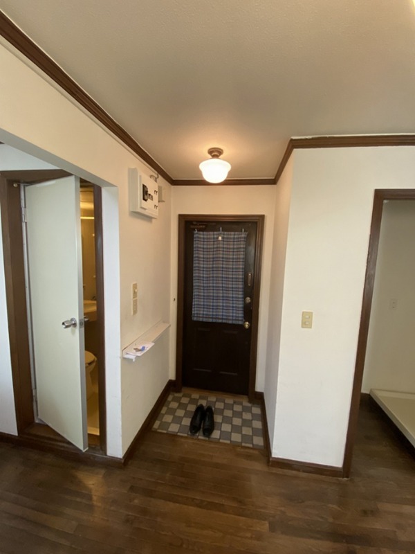 ストロベリーフィールズ 玄関