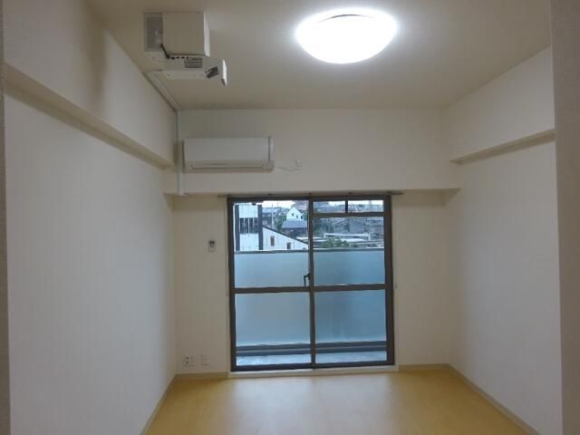 ケイ・ティ・ファースト（ＫＴファースト） リビング