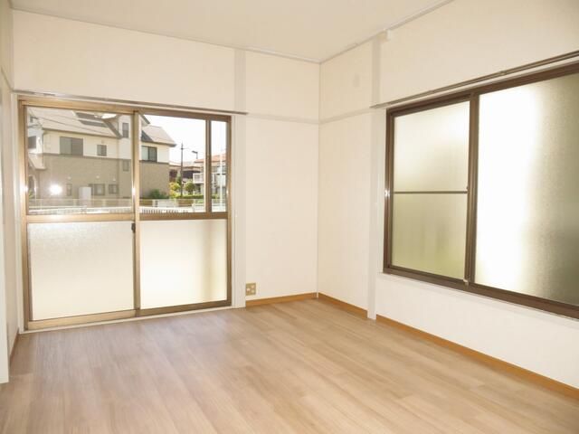 関根下土棚貸家 リビング