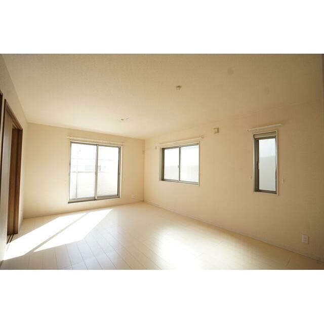 羽鳥５丁目貸家 リビング