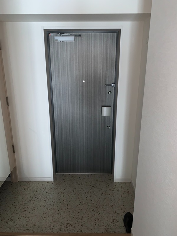 レイディアント湘南台 玄関