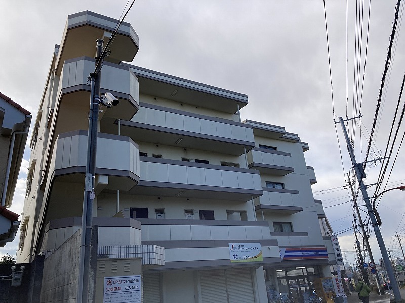 シャンベール湘南 302号室 外観