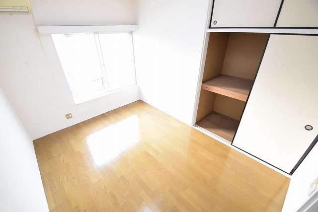 英ハイツ ベッドルーム