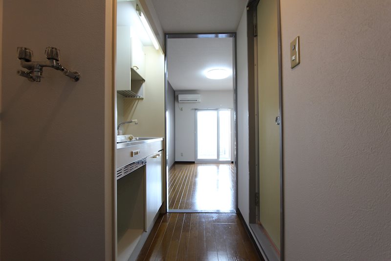 プラーズ徳延 玄関