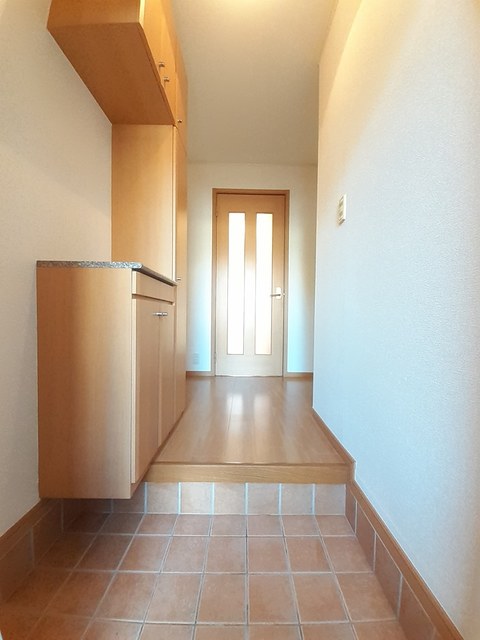 シュティル　Ｅ 玄関