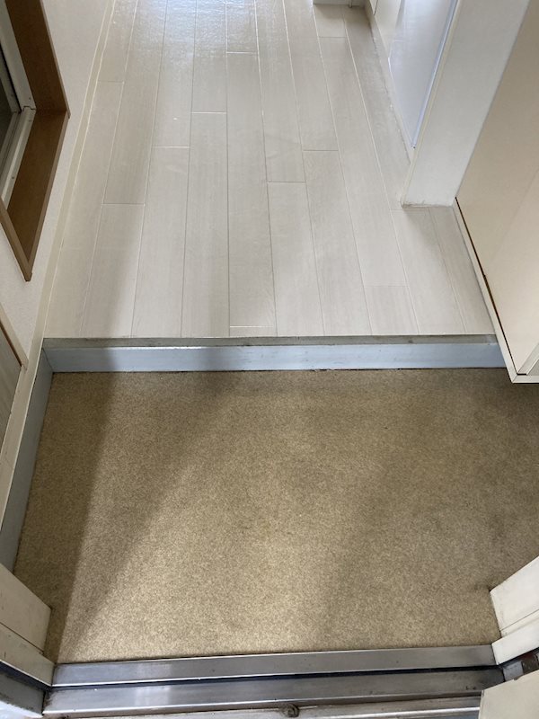 ファーストシティ六会 玄関