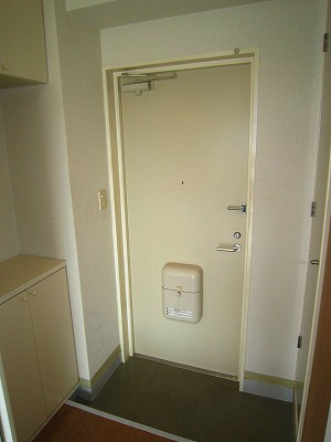 ファーストシティ六会 玄関