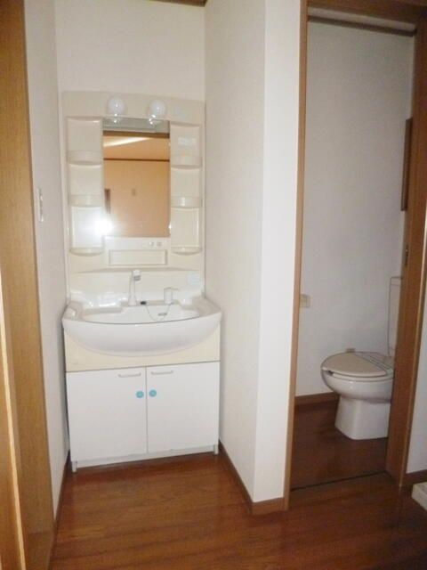 笠窪シオン 洗面所