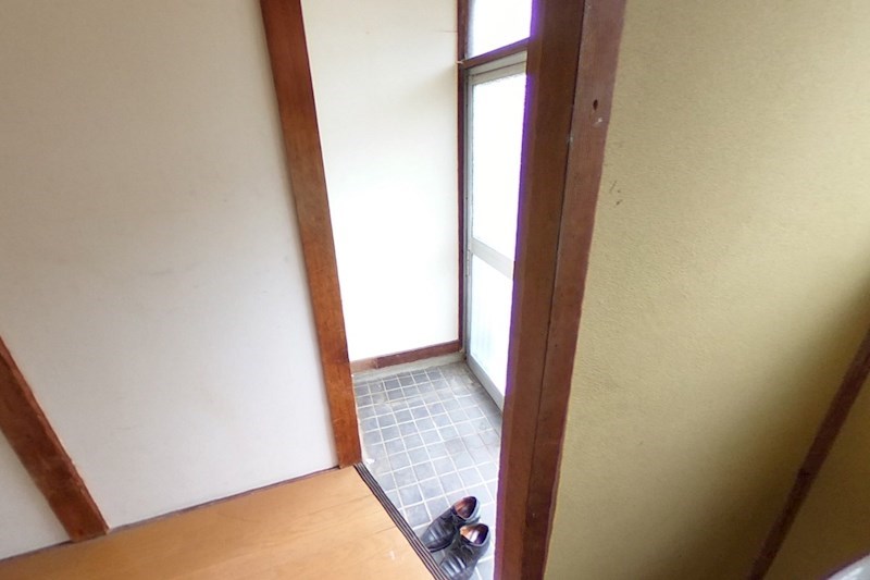 小嶋貸家  玄関