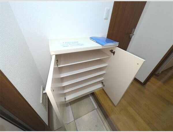 シャルムハイツ 玄関