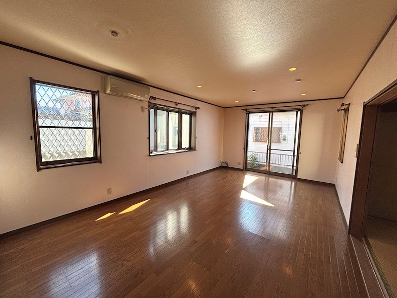 厚木市愛甲1丁目戸建 リビング