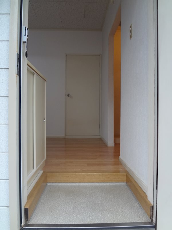 サンモアード 玄関