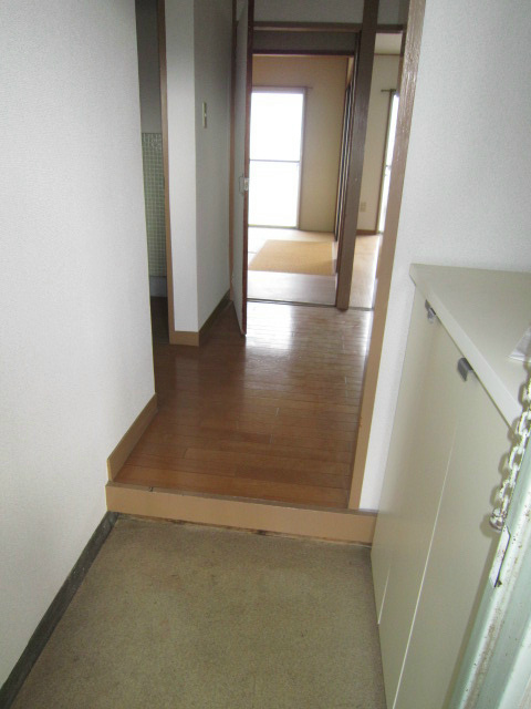 一剣花水コーポ 玄関