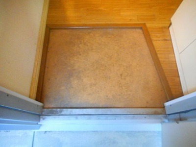 クレセント山下A 玄関